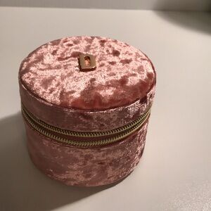 Velour pink Jewelry Case with monogram D Accent NEW